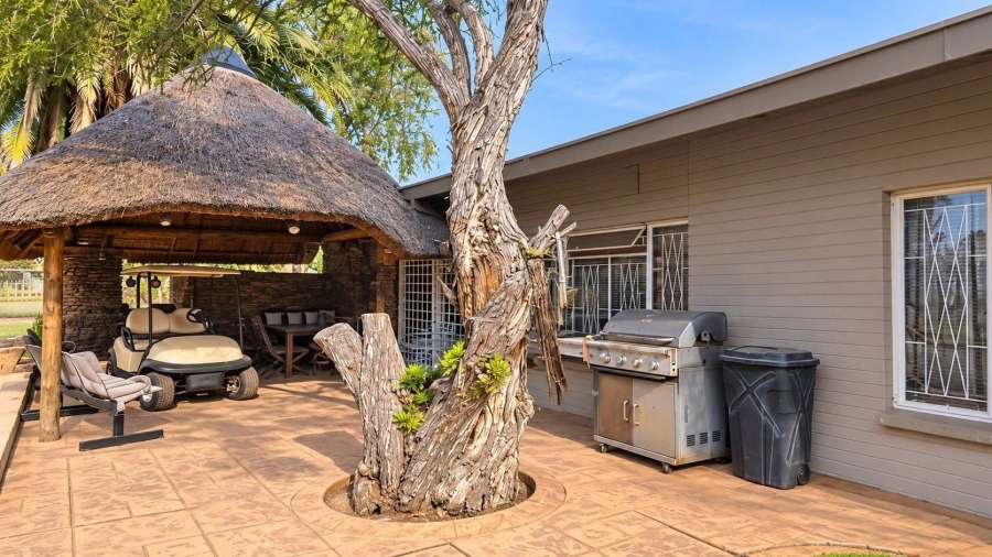 4 Bedroom Property for Sale in Flimieda North West